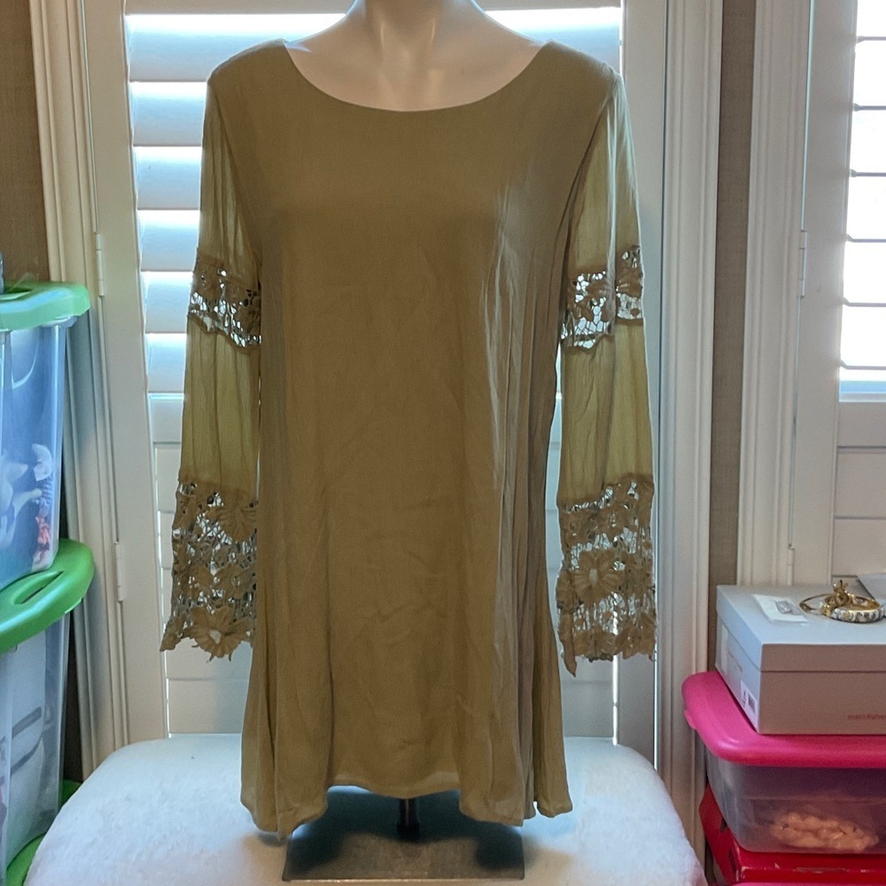 Kori Olive Lace Sleeve Tunic